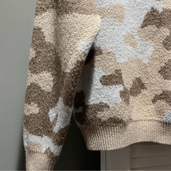 Lucky Brand Beige and Cream Camouflage Wool Blend Sweater - Picture 2 of 7